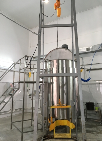 3000 kg'lık Varil Yüklemeli Ve Varil Devirmeli Suhar Serpantinli Çiller Soğutmalı Şampuan Sıvı Sabun Reaktör